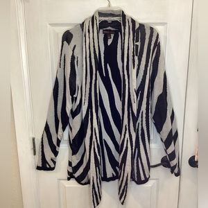 Dana Buchman Cardigan Gray & Black Print Size Large